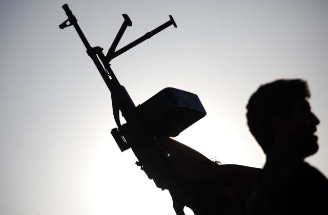 Όλο και περισσότεροι Σύροι εγκαταλείπουν τα σπίτια τους καθώς οι μάχες συνεχίζονται